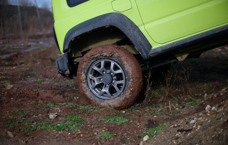 Illustration for article titled The 2018 Suzuki Jimny Is the Off-Road Bargain of Your Dreams, and the Highway Cruiser of Your Nightmares